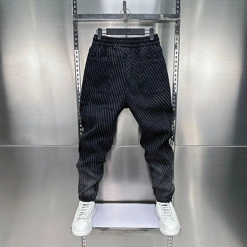 SAINTEND Patterned Snap Joggers – Black Textured Slim-Fit Streetwear Pants